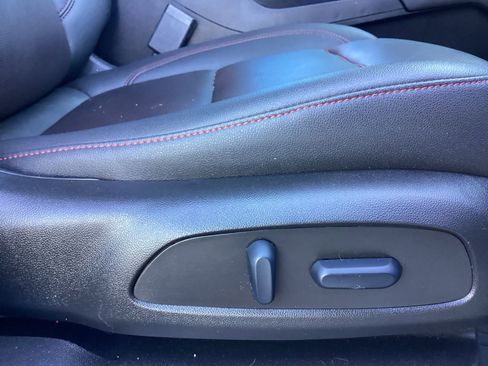 Used 2022 Chevrolet Blazer RS w/ Enhanced Convenience Package AWD/4WD image 16