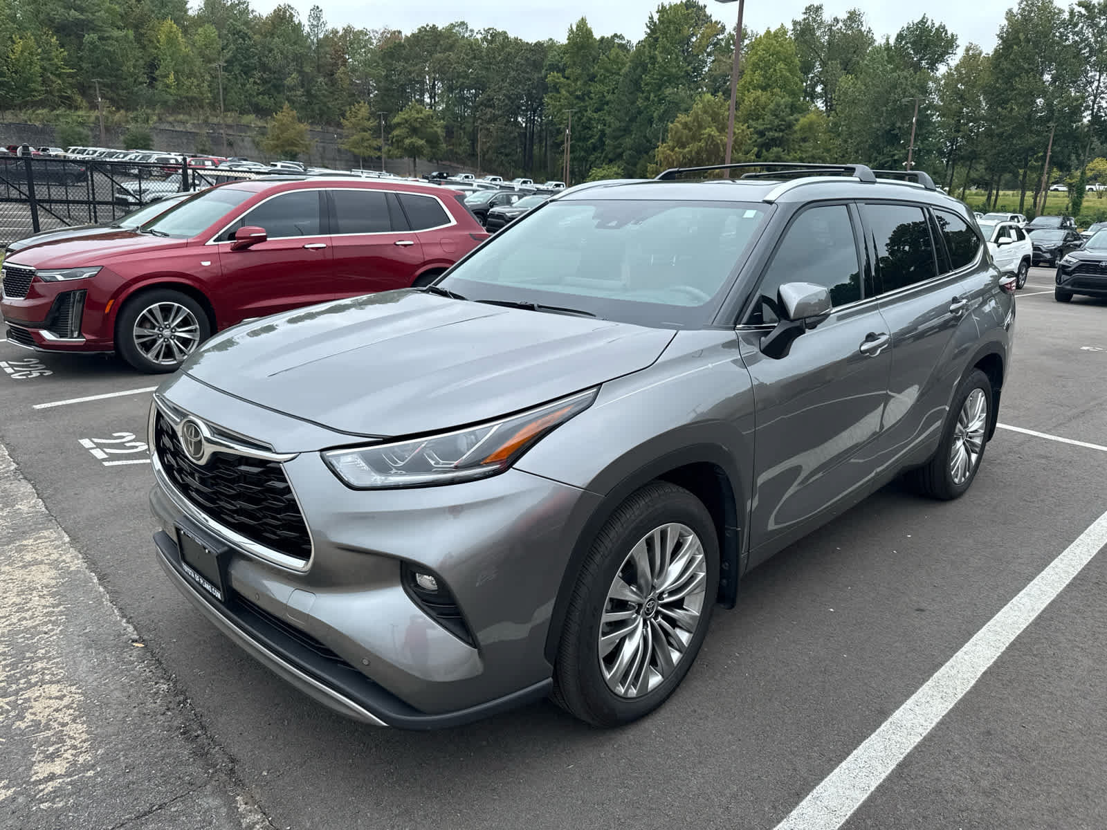 Used 2026 Toyota Highlander Platinum AWD/4WD image 4