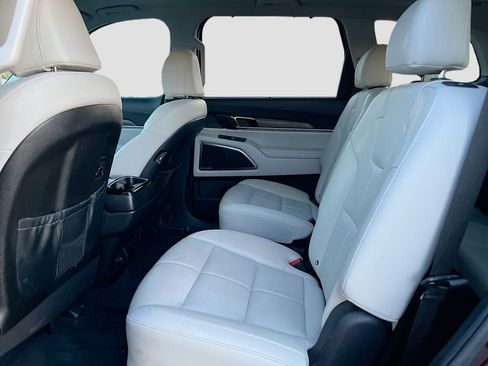 Used 2022 Kia Telluride SX w/ Towing Package FWD image 26