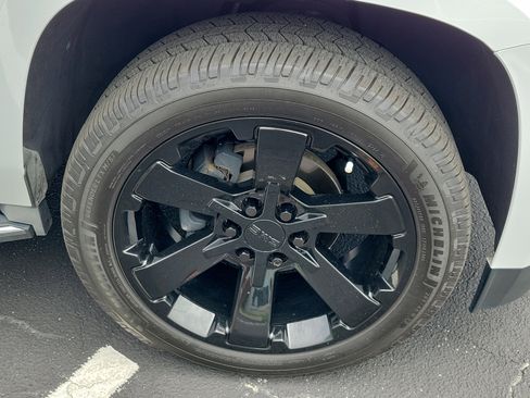 Used 2019 GMC Yukon SLE w/ Convenience Package RWD image 8