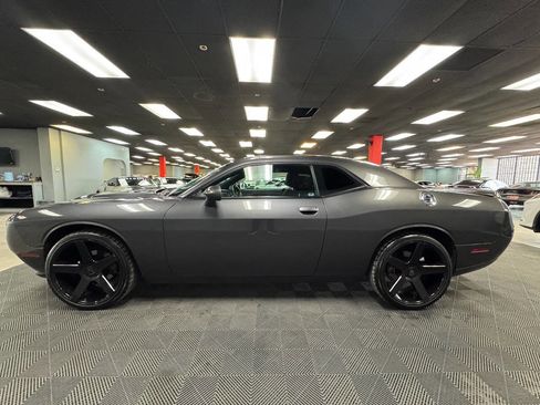 Used 2020 Dodge Challenger SXT image 8