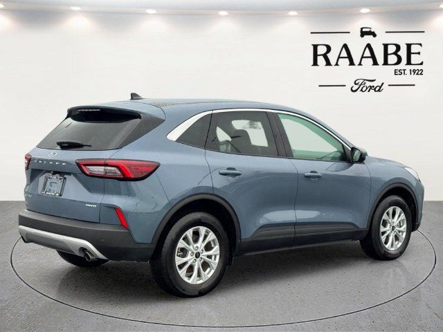 Used 2023 Ford Escape Active w/ Tech Pack #2 AWD/4WD image 7