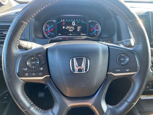 Used 2022 Honda Pilot TrailSport image 12