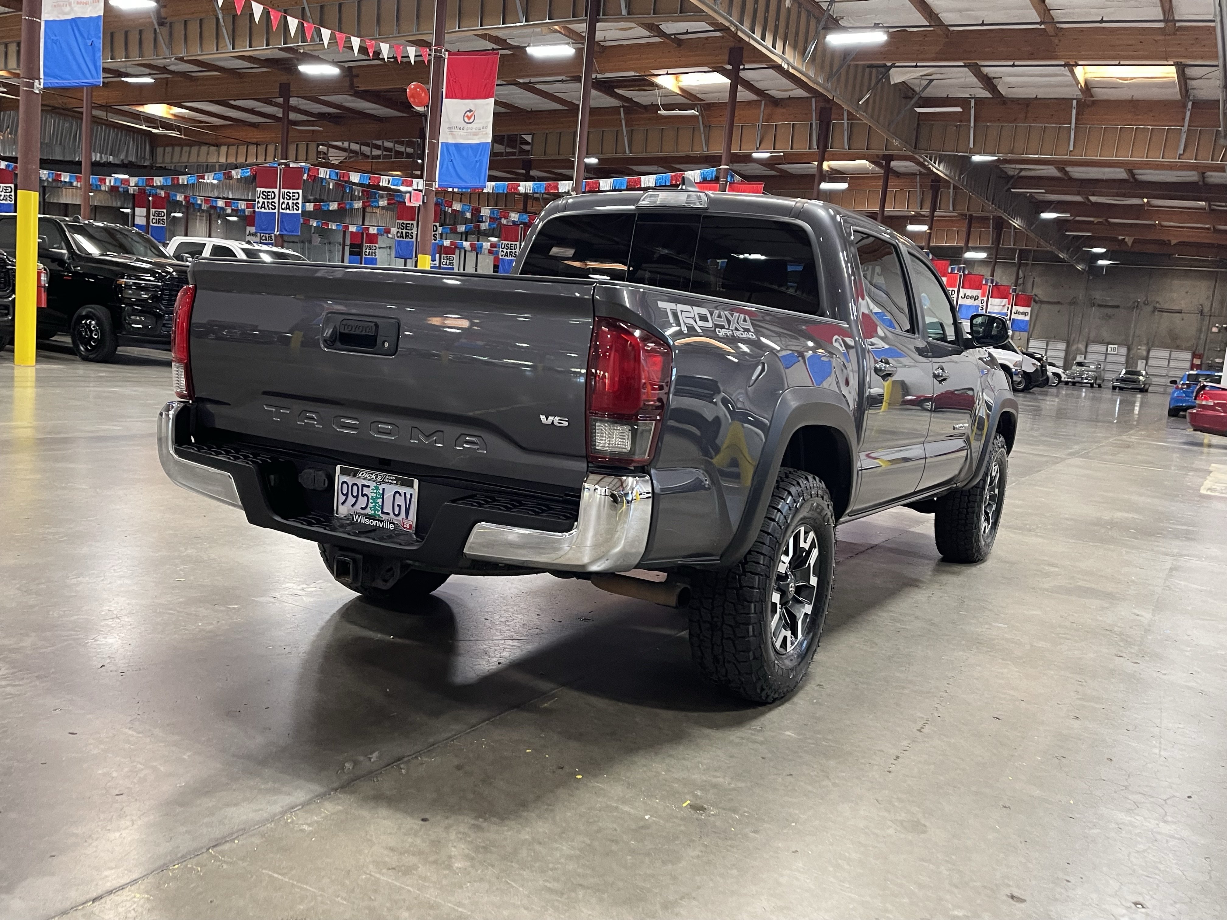 Used 2019 Toyota Tacoma TRD Off-Road AWD/4WD image 5