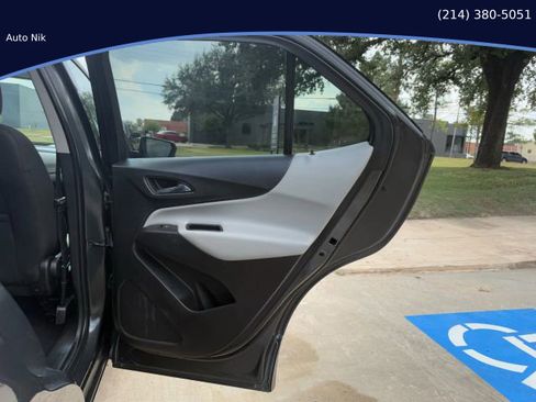Used 2020 Chevrolet Equinox LT image 36