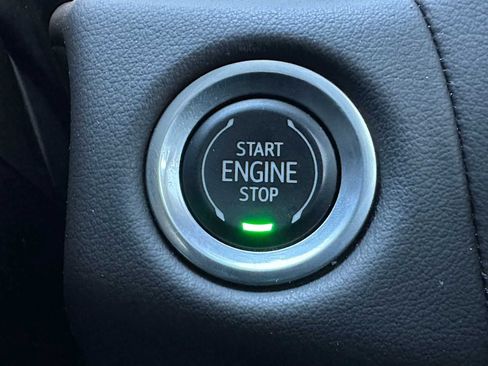 Used 2021 GMC Yukon SLT w/ SLT Premium Package image 39