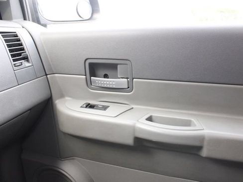 Used 2004 Dodge Durango SLT AWD/4WD image 19