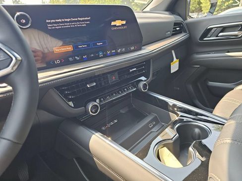 New 2026 Chevrolet Suburban High Country AWD/4WD image 30