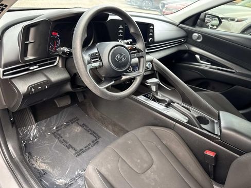 Used 2023 Hyundai Elantra SEL FWD image 21