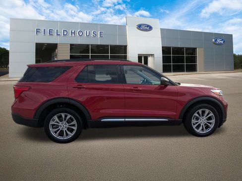 Used 2023 Ford Explorer XLT w/ Equipment Group 202A AWD/4WD image 10