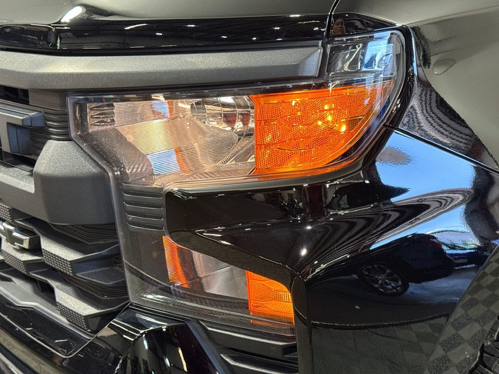 Used 2024 Chevrolet Silverado 1500 Custom w/ Turbomax Blackout Package AWD/4WD image 3