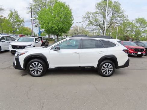 Used 2024 Subaru Outback Premium AWD/4WD image 3