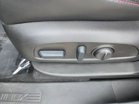 Used 2023 Chevrolet Equinox RS w/ RS Leather Package image 5