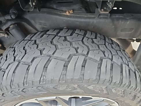 Used 2022 Toyota Tundra Limited image 11