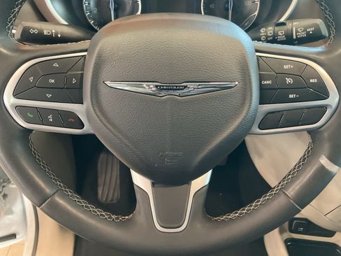 Used 2024 Chrysler Voyager LX image 14