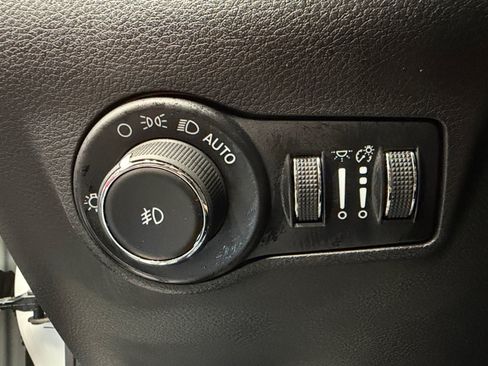 Used 2025 Jeep Compass Limited AWD/4WD image 27