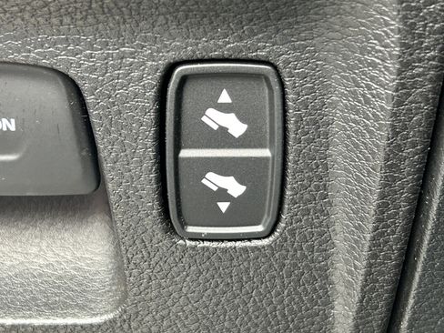 Certified 2021 RAM 1500 Laramie image 24