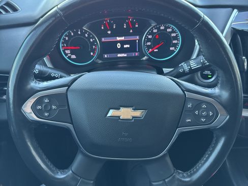 Used 2021 Chevrolet Traverse LT image 31