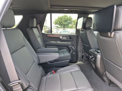 Used 2025 GMC Yukon Denali w/ Denali Reserve Package AWD/4WD image 23