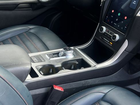 Used 2022 Ford Edge SEL w/ Sport Appearance Package image 12