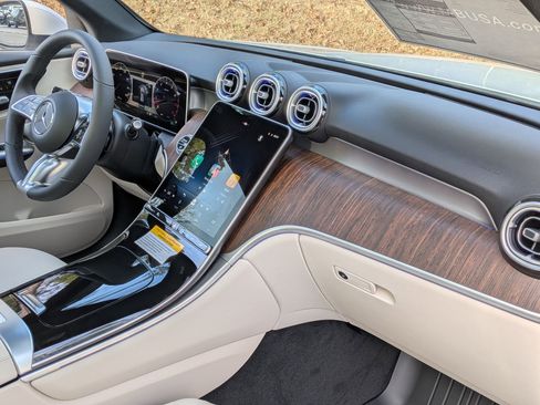 New 2026 Mercedes-Benz GLC 300 image 32