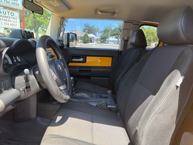Used 2007 Toyota FJ Cruiser 2WD w/ Upgrade Pkg 2 image 10