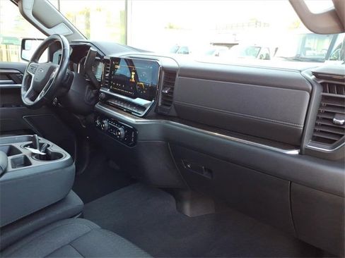 Certified 2022 Chevrolet Silverado 1500 RST w/ Redline Edition image 19