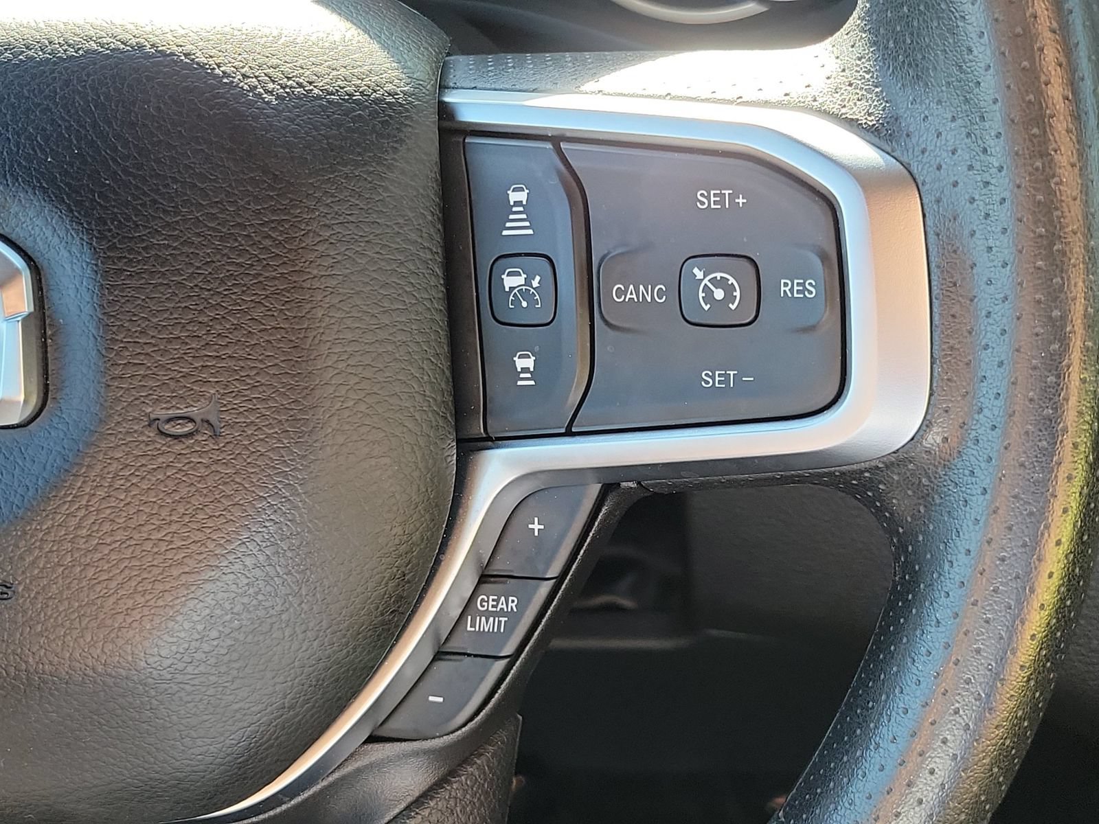 Used 2025 RAM 1500 Warlock AWD/4WD image 13
