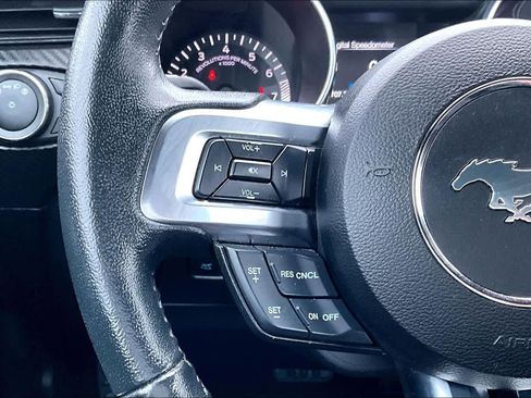 Used 2022 Ford Mustang Coupe image 24