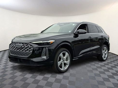 Used 2025 Audi Q5 Premium Plus w/ Premium Plus image 3