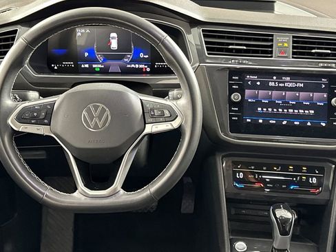 Used 2024 Volkswagen Tiguan SE image 16