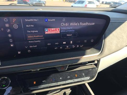 Used 2025 Buick Envision Sport Touring image 7