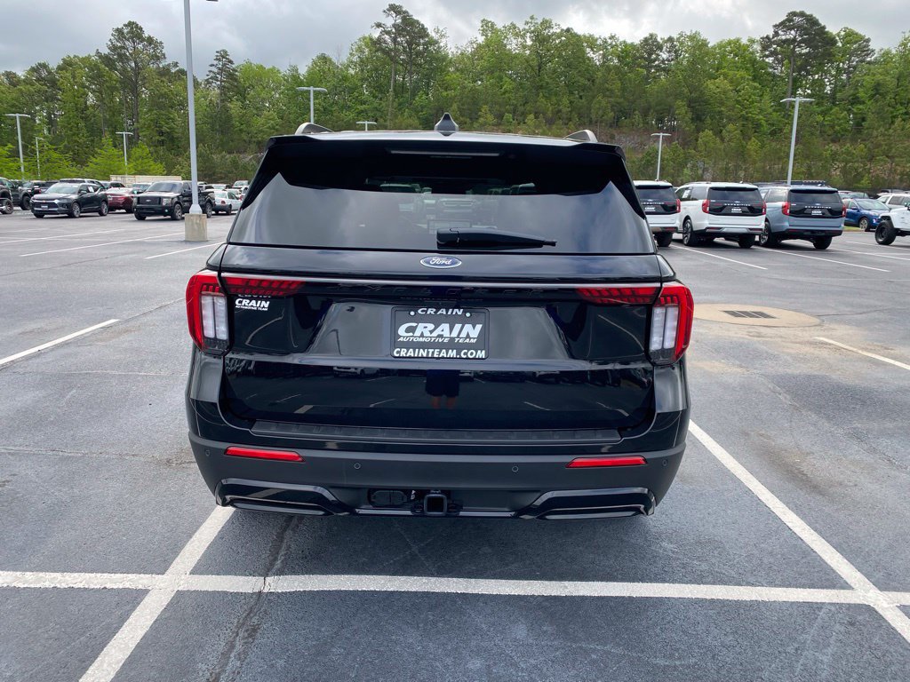 New 2026 Ford Explorer ST-Line w/ ST-Line Street Pack RWD image 6