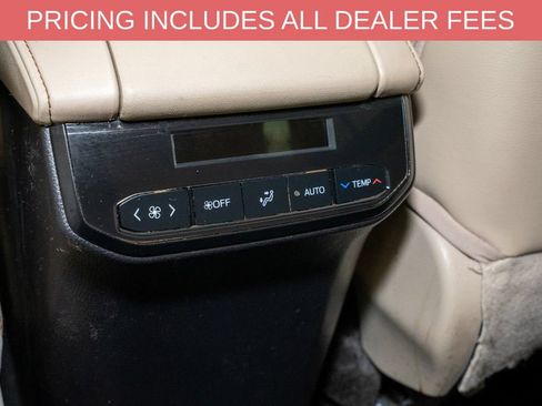 Used 2023 Toyota Highlander XLE FWD image 8