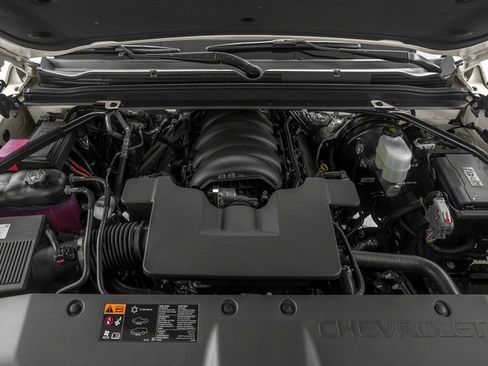 Used 2017 Chevrolet Suburban LT w/ Luxury Package AWD/4WD image 17