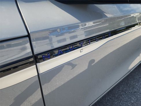 New 2026 Lincoln Nautilus Premier image 10