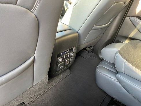 Used 2024 Buick Enclave Premium image 12