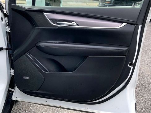 Used 2018 Cadillac XT5 Luxury w/ Driver Awareness Package AWD/4WD image 24
