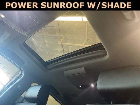 Used 2018 Chevrolet Suburban Premier image 28