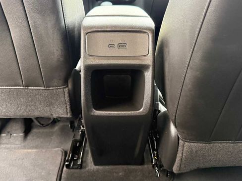 Used 2025 Chevrolet Trax LT w/ LT Convenience Package FWD image 9