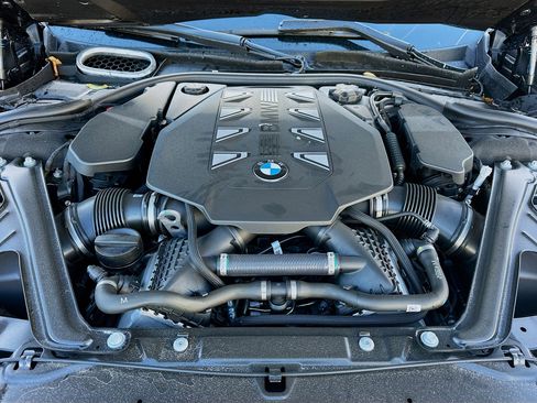 Used 2024 BMW 760i xDrive image 36