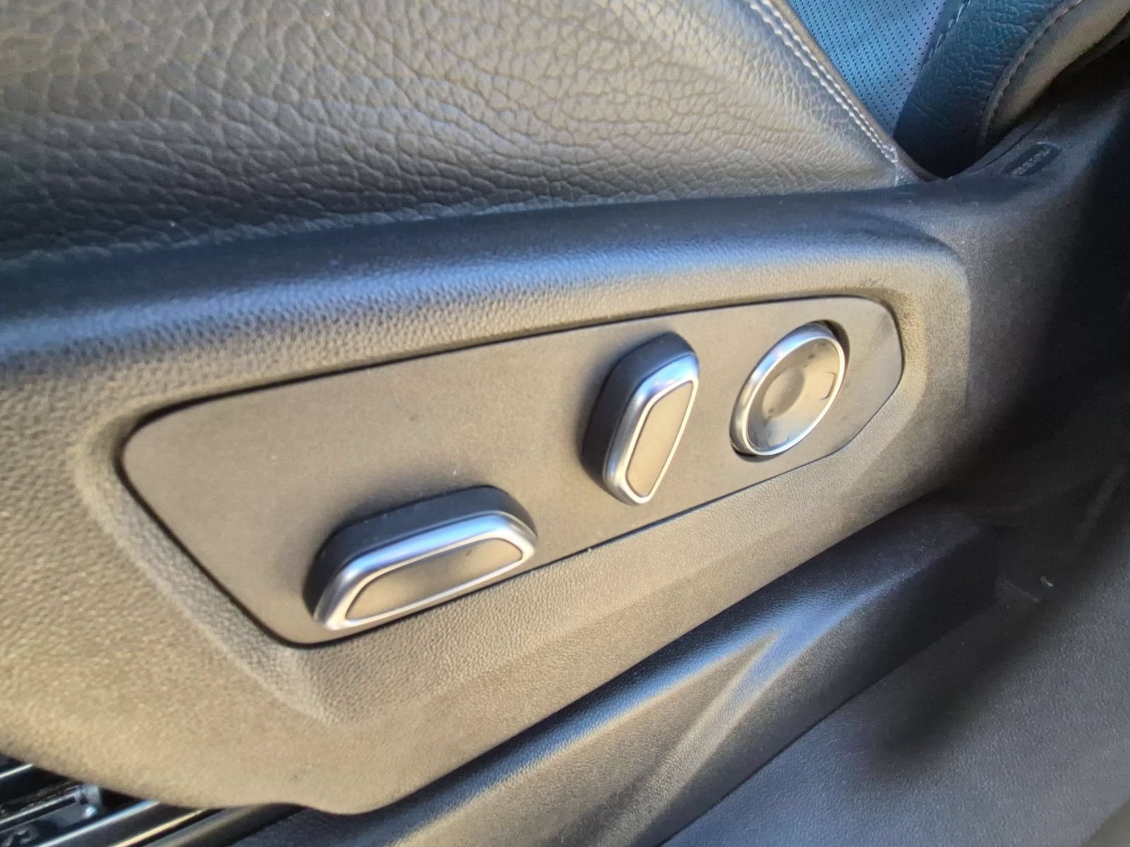 Used 2023 GMC Yukon Denali AWD/4WD image 26
