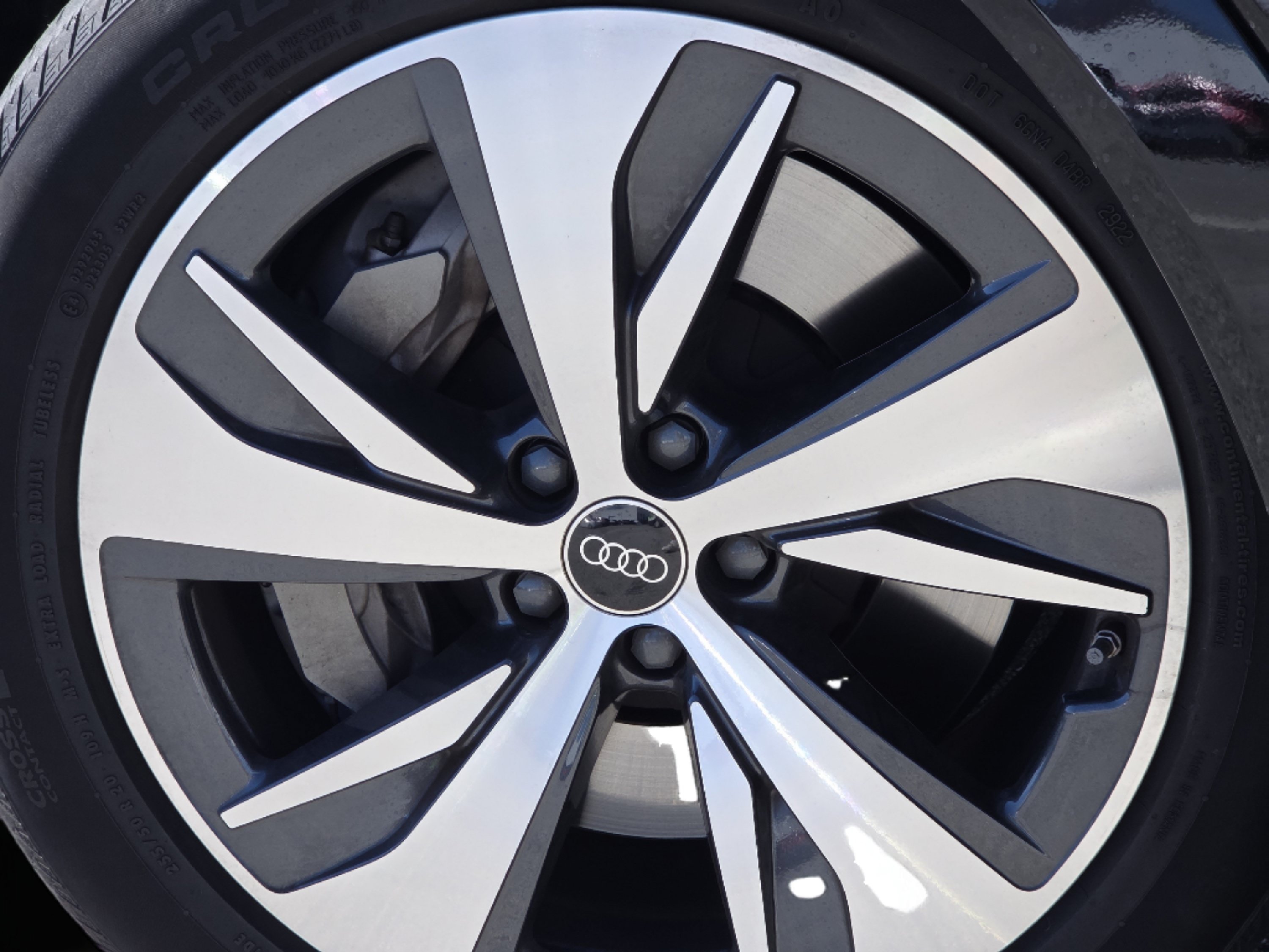 Used 2024 Audi Q8 e-tron Premium AWD/4WD image 17