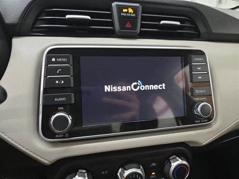 Used 2021 Nissan Versa SV image 16