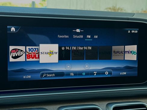 Used 2024 Mercedes-Benz GLS 450 4MATIC image 24