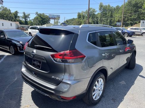Used 2020 Nissan Rogue SV FWD image 6