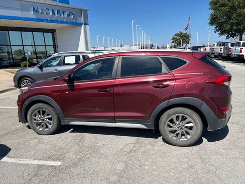 Used 2017 Hyundai Tucson SE w/ SE Popular Package 02 FWD image 4
