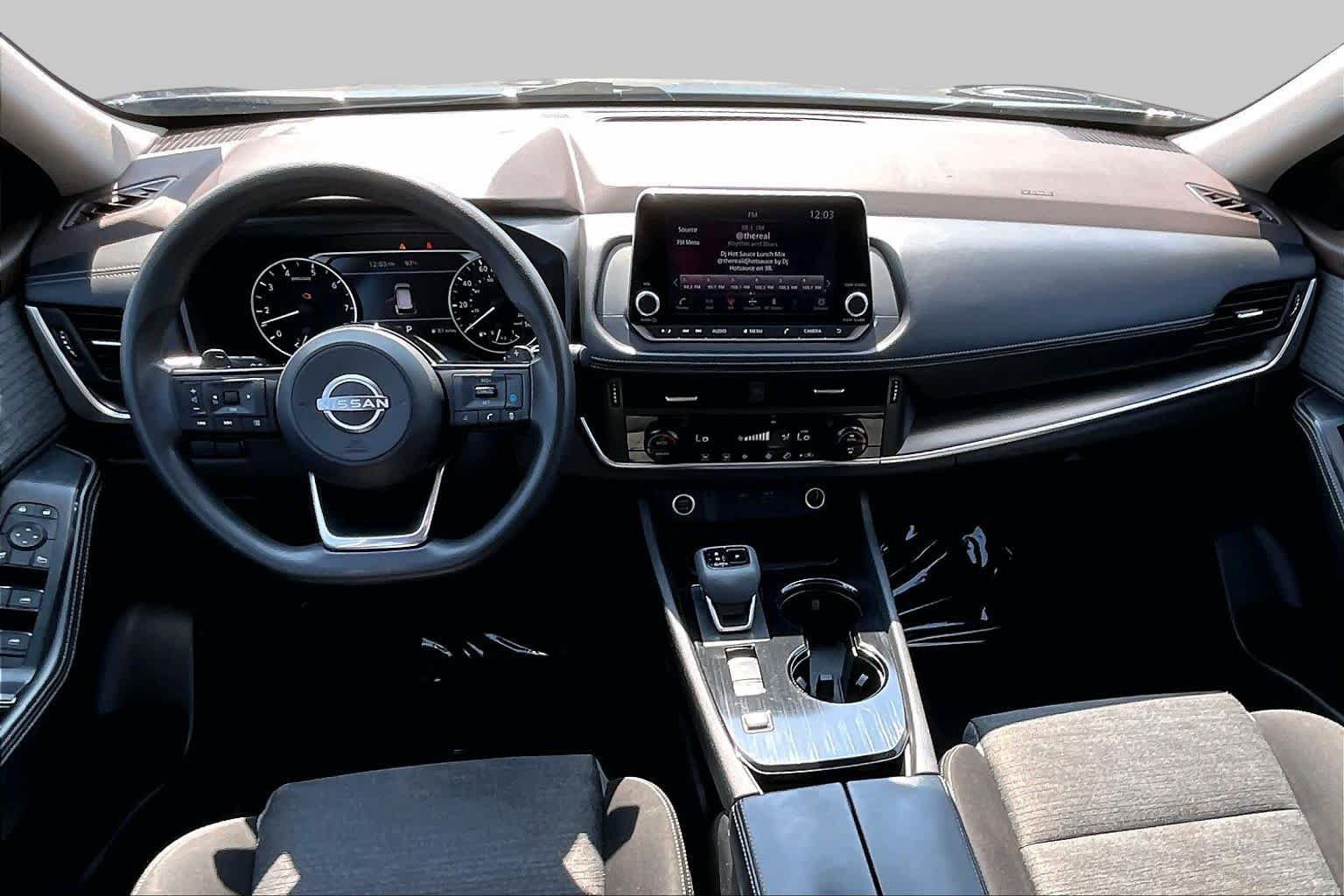 Used 2023 Nissan Rogue SV FWD image 14
