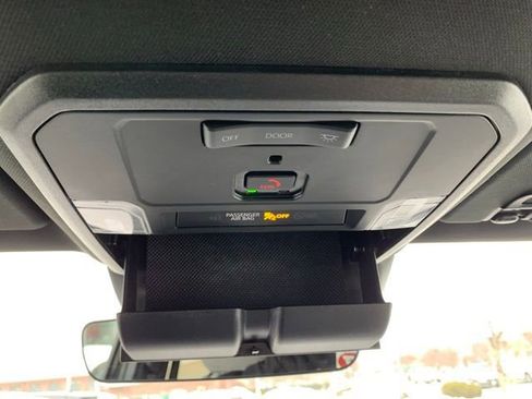 Used 2025 Toyota Tacoma SR5 image 27