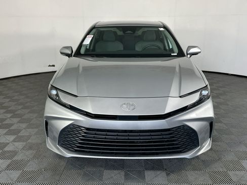 Used 2025 Toyota Camry LE FWD image 8
